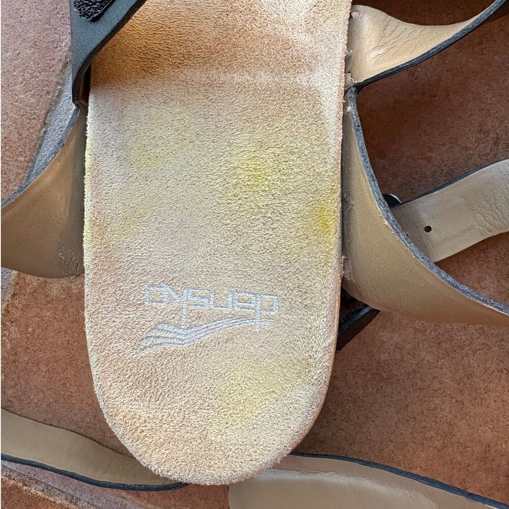 Dansko "Lou" Black Leather Strappy Wedge Sandals w Brass Tone Hardware US 7.5-8 - Picture 12 of 16